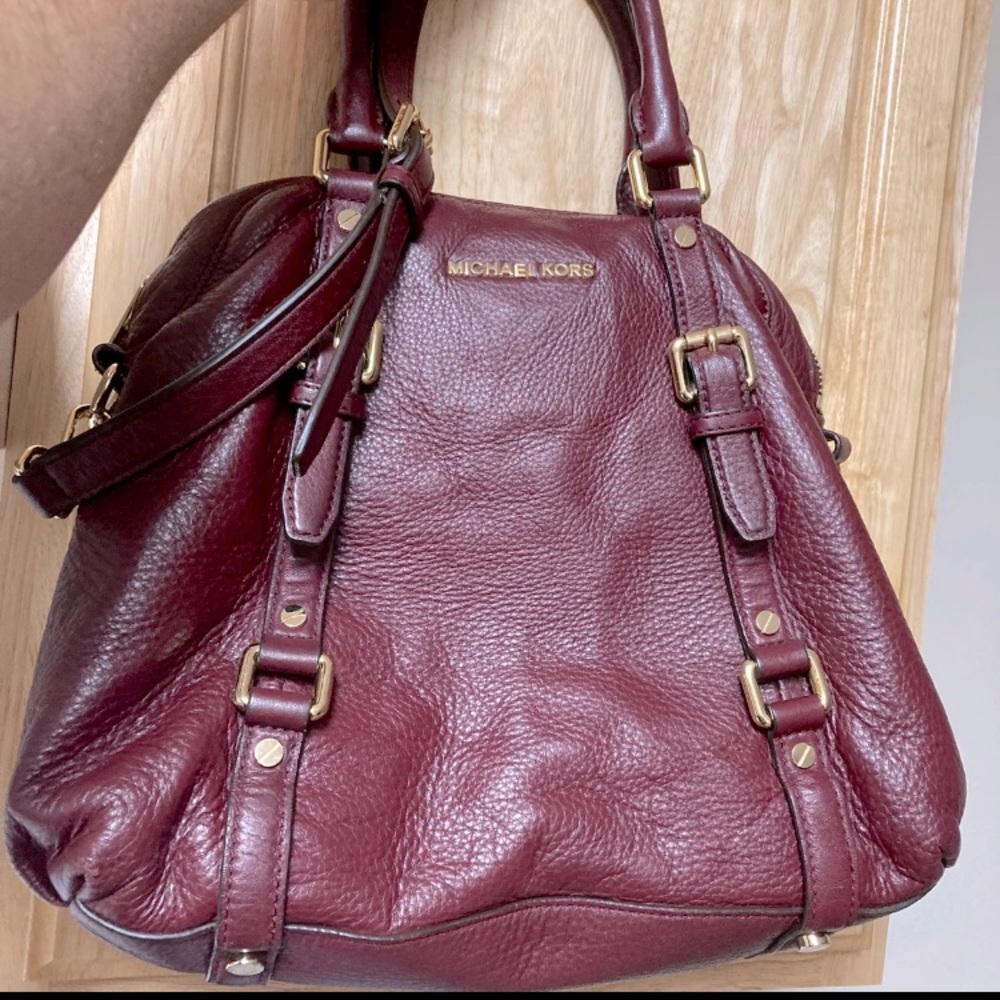 Mickeal Kors Maroon leather bag